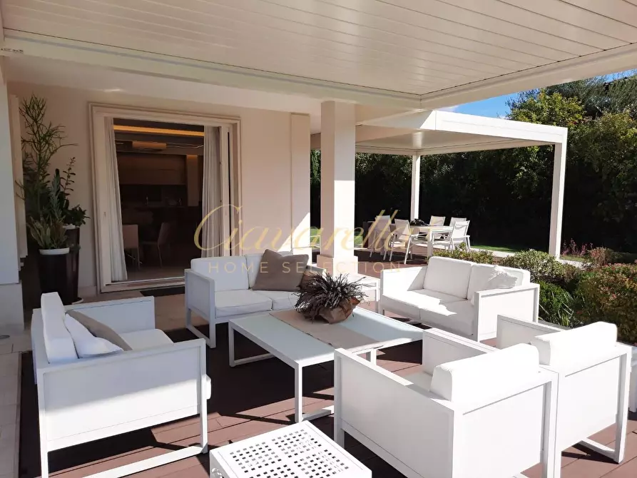 Immagine 3 di Villa in affitto  a Forte Dei Marmi