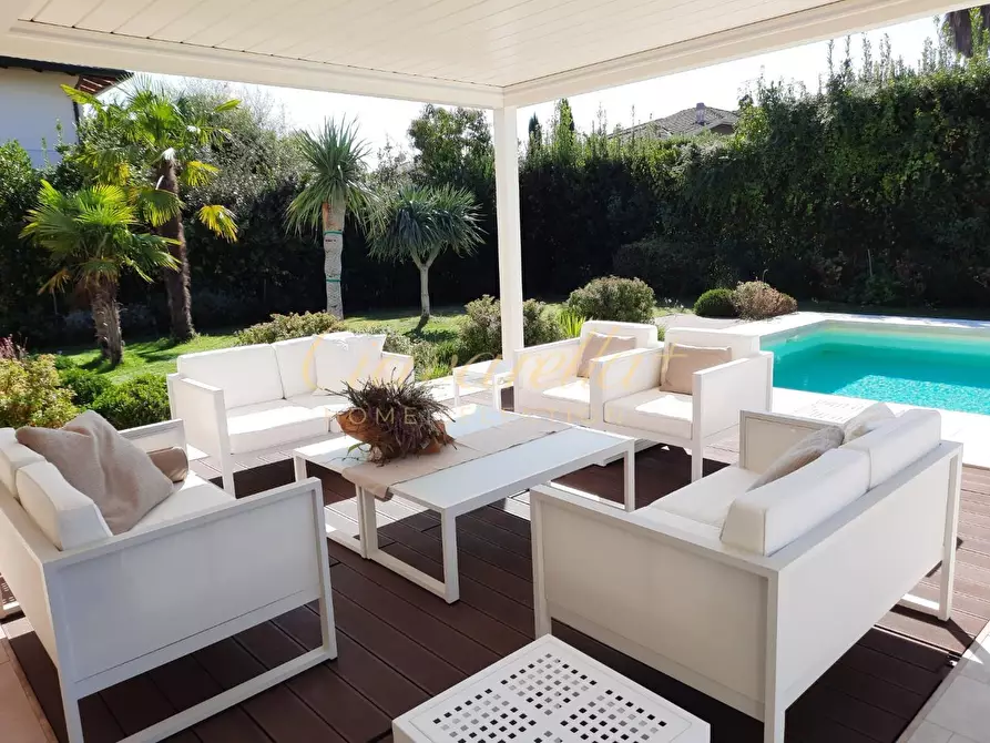 Immagine 6 di Villa in affitto  a Forte Dei Marmi