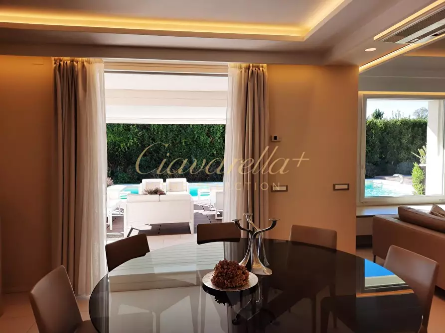 Immagine 8 di Villa in affitto  a Forte Dei Marmi