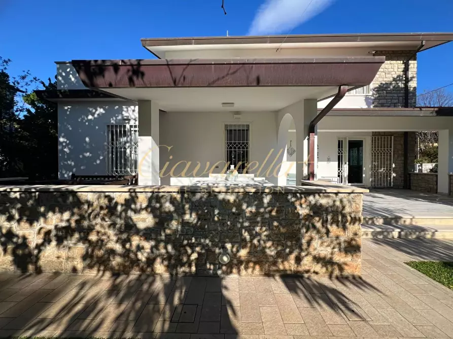 Immagine 13 di Villa in vendita  a Forte Dei Marmi