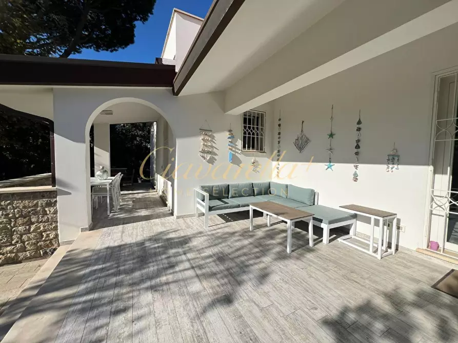 Immagine 17 di Villa in vendita  a Forte Dei Marmi