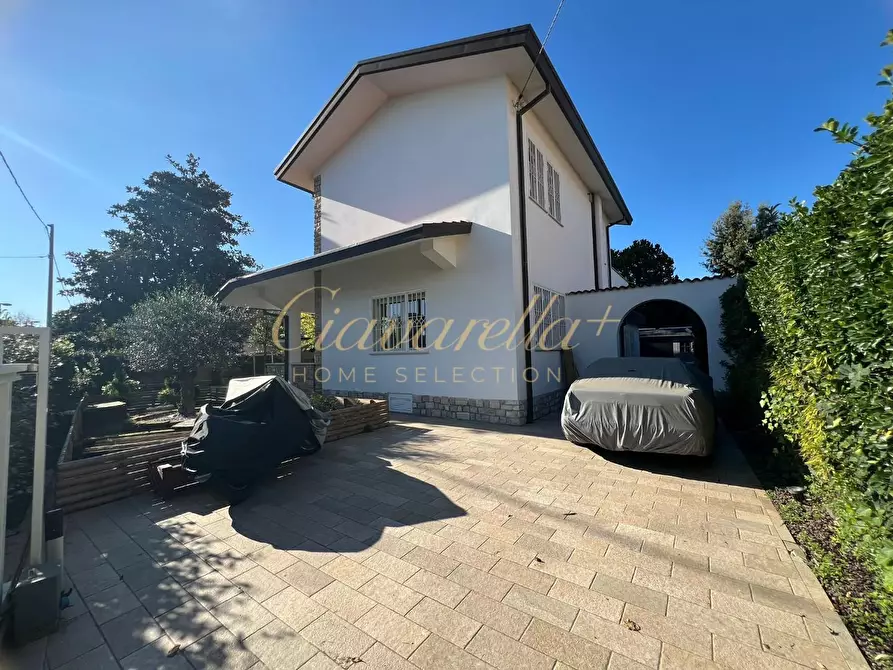 Immagine 19 di Villa in vendita  a Forte Dei Marmi