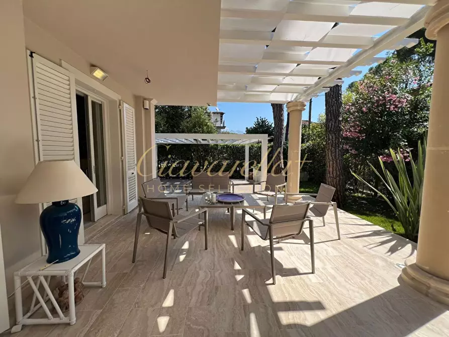 Immagine 10 di Villa in affitto  a Forte Dei Marmi