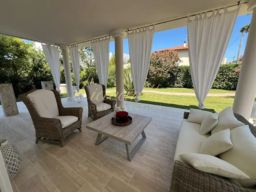Immagine 7 di Villa in affitto  a Forte Dei Marmi