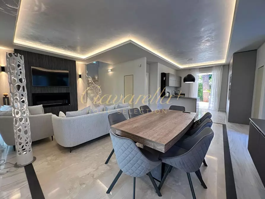 Immagine 13 di Villa in affitto  a Forte Dei Marmi