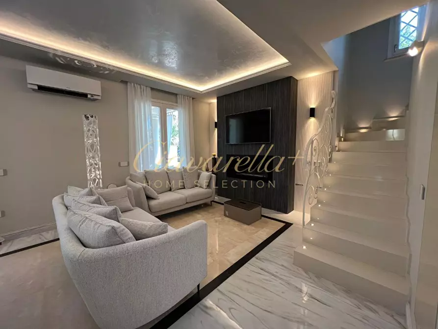 Immagine 16 di Villa in affitto  a Forte Dei Marmi