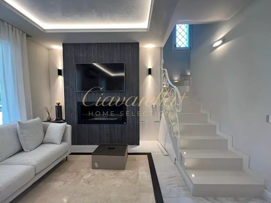 Immagine 22 di Villa in affitto  a Forte Dei Marmi