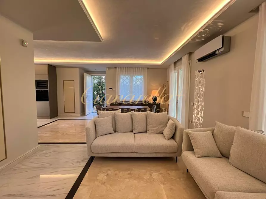 Immagine 19 di Villa in affitto  a Forte Dei Marmi