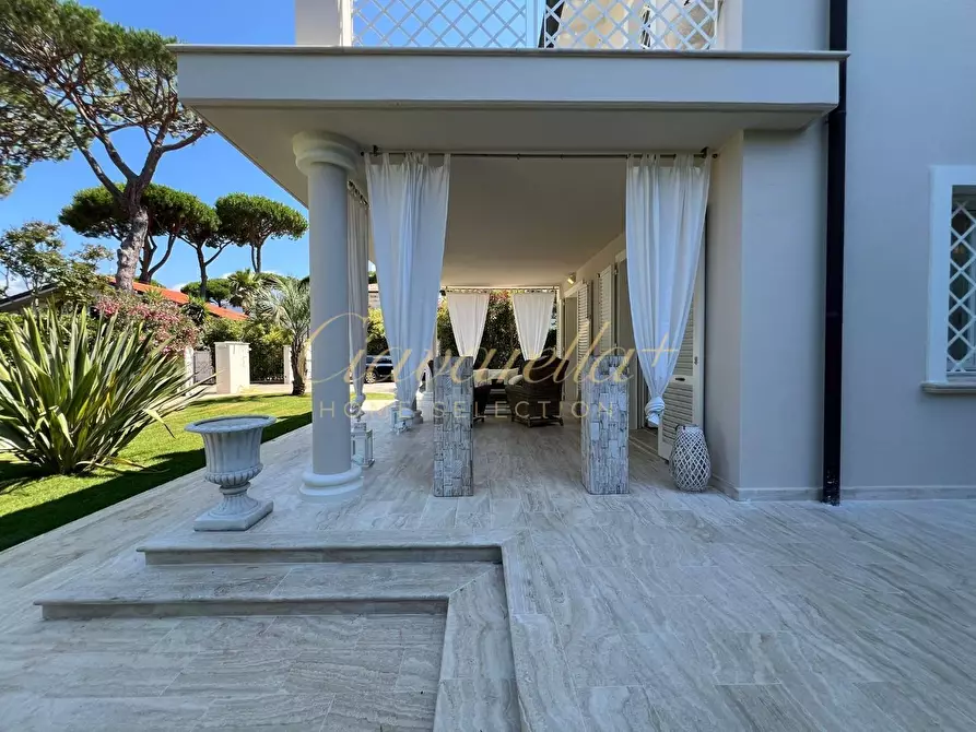 Immagine 34 di Villa in affitto  a Forte Dei Marmi
