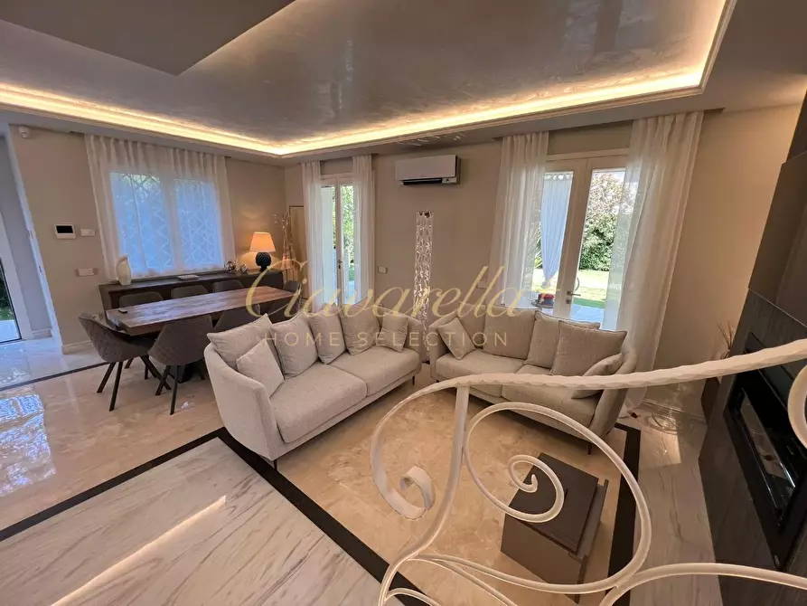 Immagine 18 di Villa in affitto  a Forte Dei Marmi