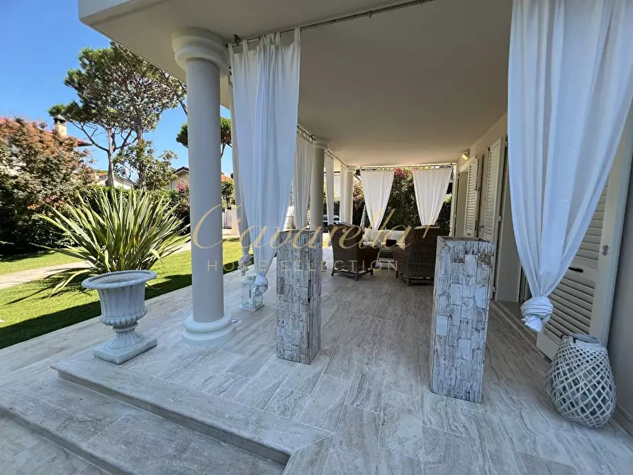 Immagine 35 di Villa in affitto  a Forte Dei Marmi