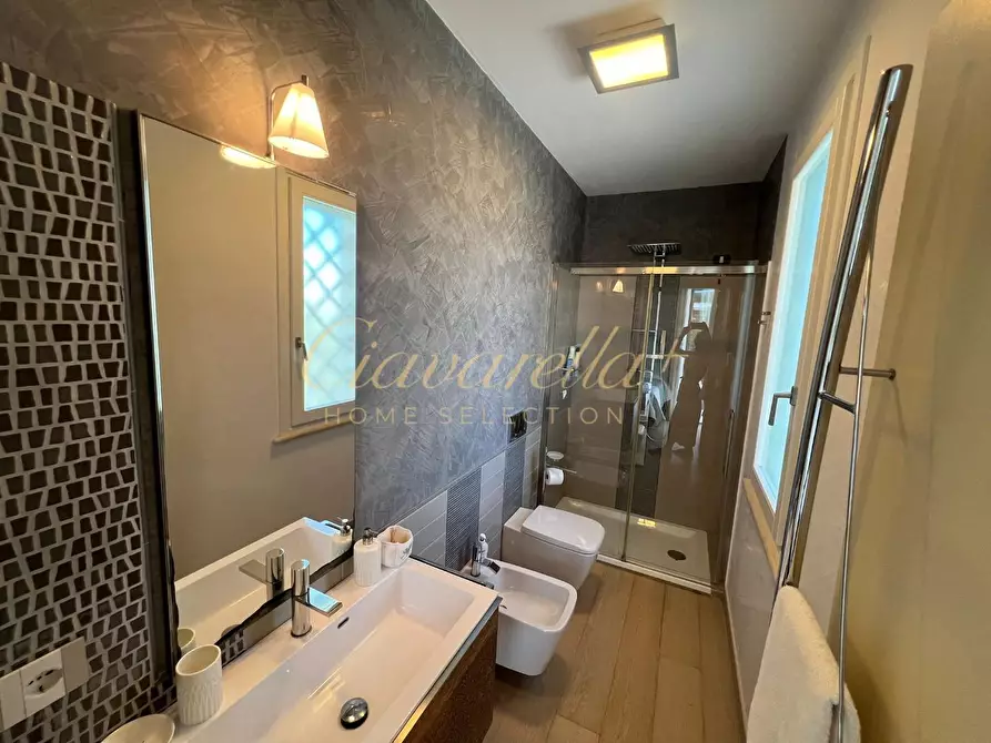 Immagine 27 di Villa in affitto  a Forte Dei Marmi