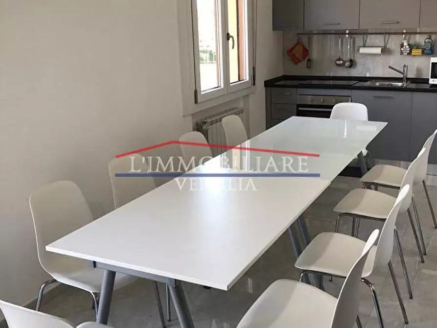 Immagine 2 di Appartamento in vendita  a Massa