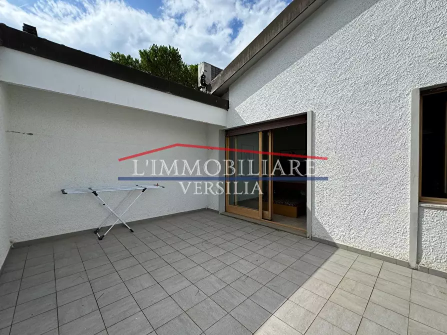 Immagine 10 di Villetta a schiera in vendita  a Montignoso