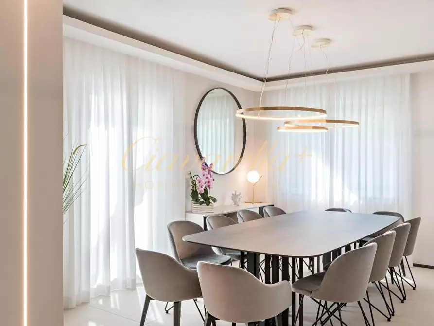 Immagine 13 di Villa in affitto  a Forte Dei Marmi