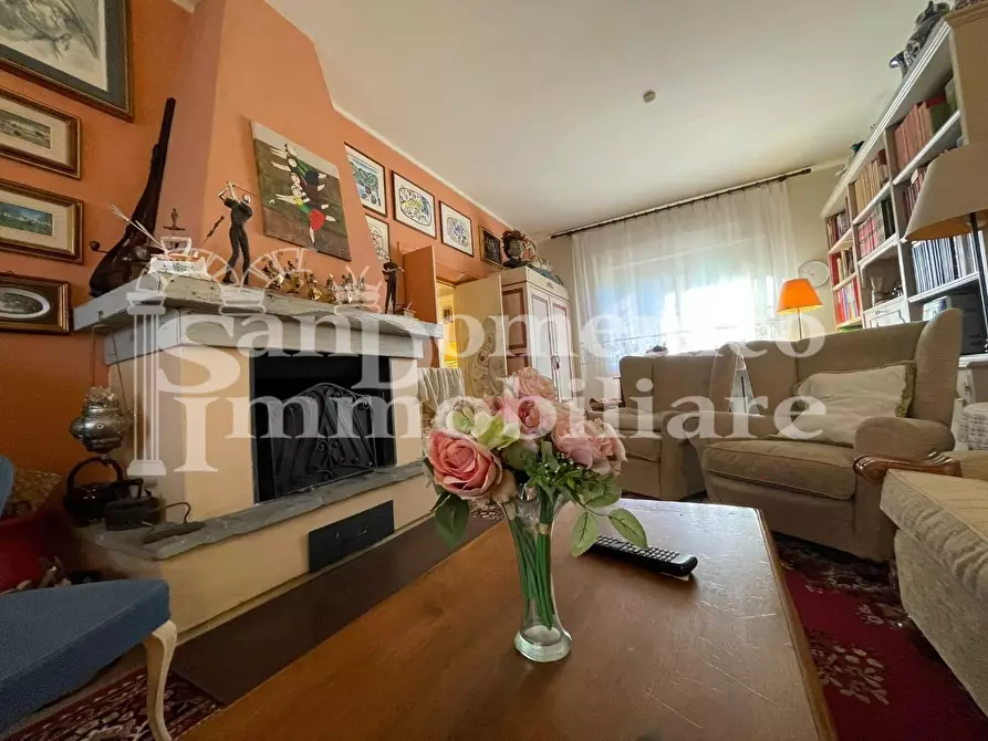 Immagine 28 di Villa in vendita  a Cascina