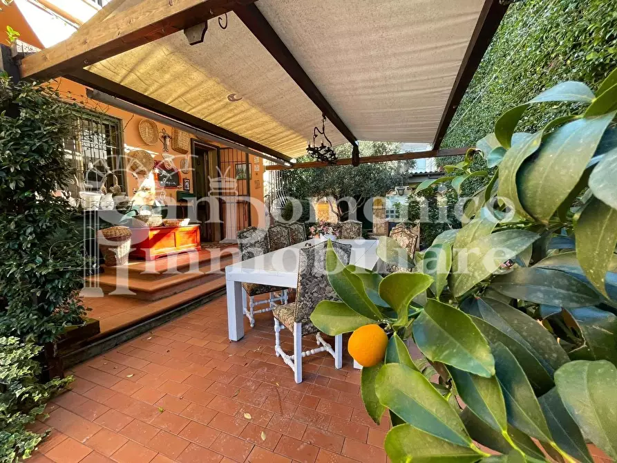 Immagine 7 di Villa in vendita  a Cascina