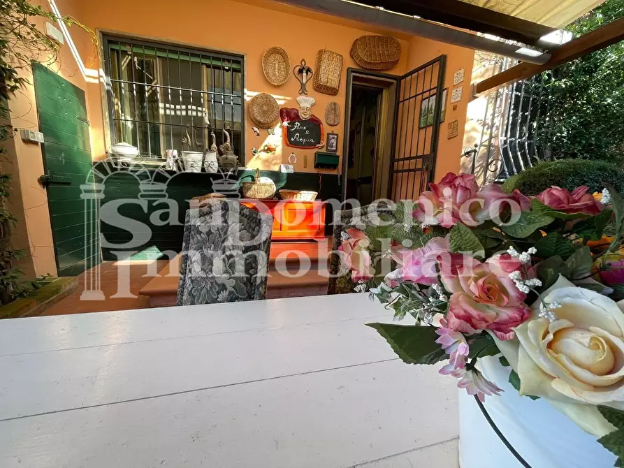 Immagine 5 di Villa in vendita  a Cascina