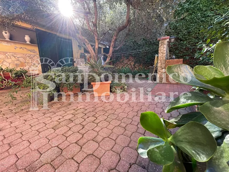 Immagine 10 di Villa in vendita  a Cascina