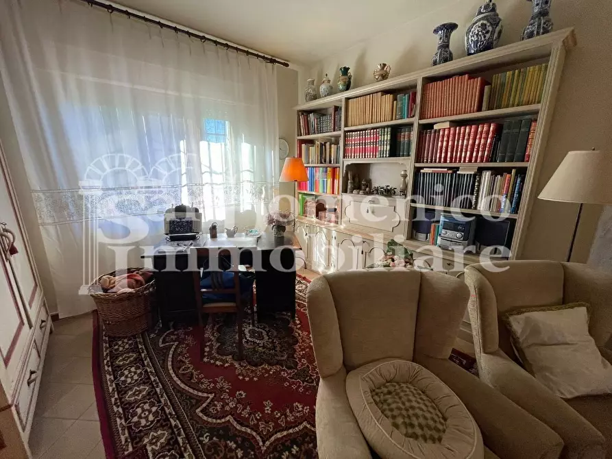 Immagine 31 di Villa in vendita  a Cascina