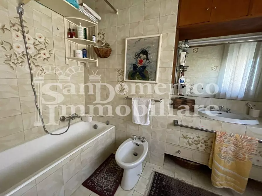 Immagine 54 di Villa in vendita  a Cascina