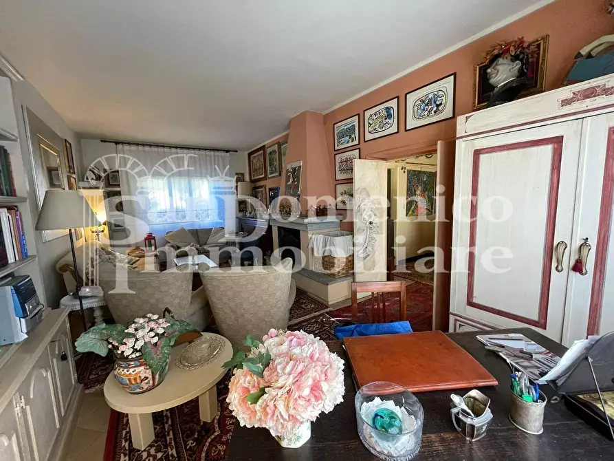 Immagine 27 di Villa in vendita  a Cascina