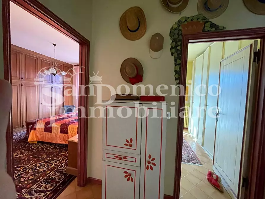 Immagine 49 di Villa in vendita  a Cascina