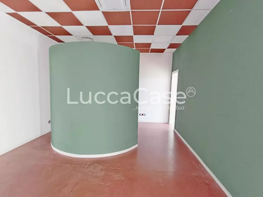 Immagine 5 di Laboratorio in affitto  a Lucca