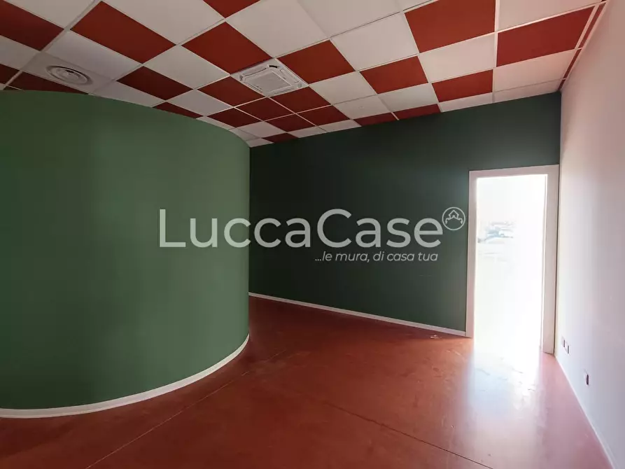 Immagine 6 di Laboratorio in affitto  a Lucca