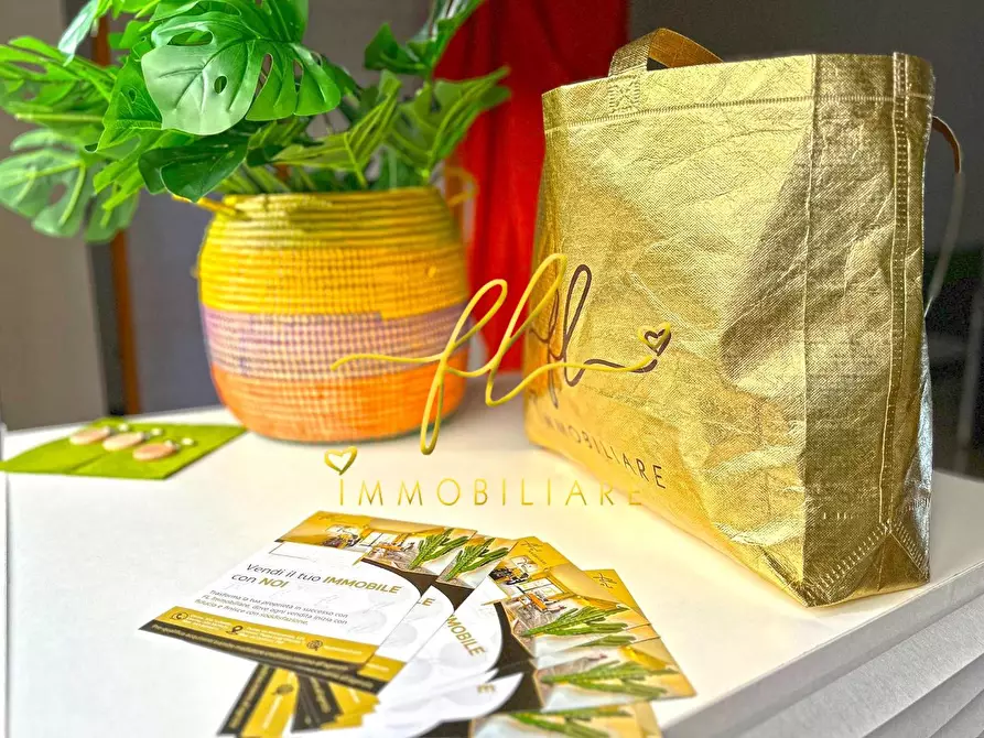 Immagine 5 di Locale commerciale in vendita  a Cecina