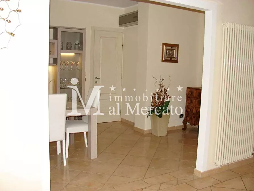 Immagine 6 di Villa in vendita  a Viareggio