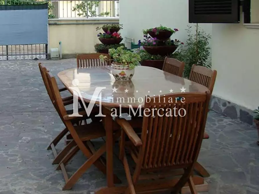 Immagine 8 di Villa in vendita  a Viareggio