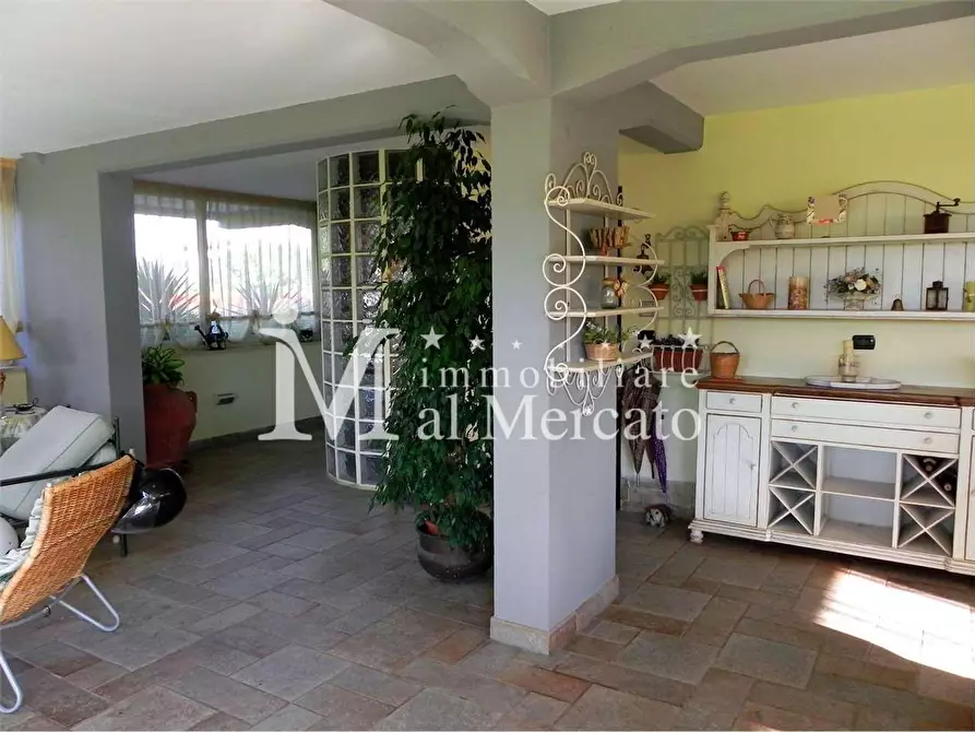 Immagine 7 di Villa in vendita  a Viareggio