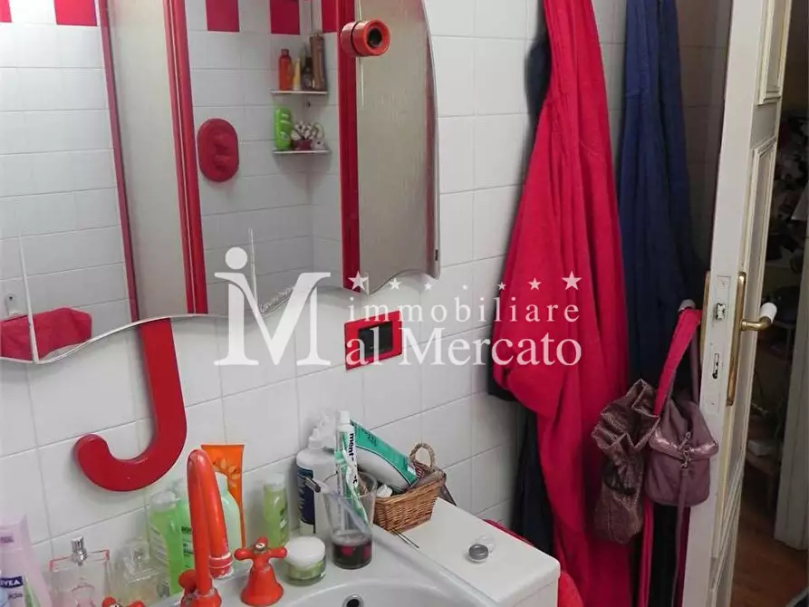 Immagine 21 di Villa in vendita  a Viareggio