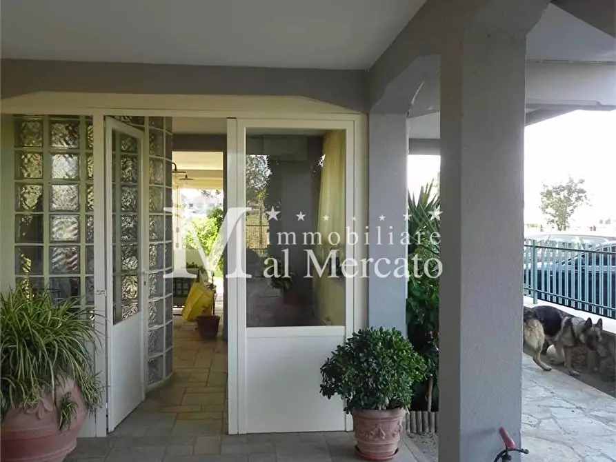 Immagine 28 di Villa in vendita  a Viareggio