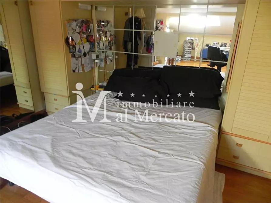 Immagine 18 di Villa in vendita  a Viareggio