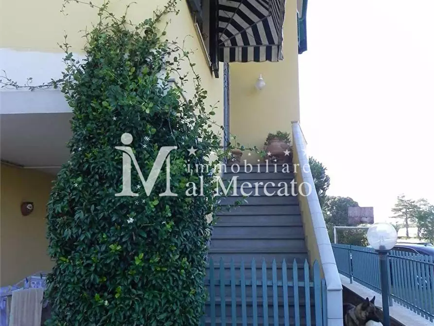 Immagine 29 di Villa in vendita  a Viareggio