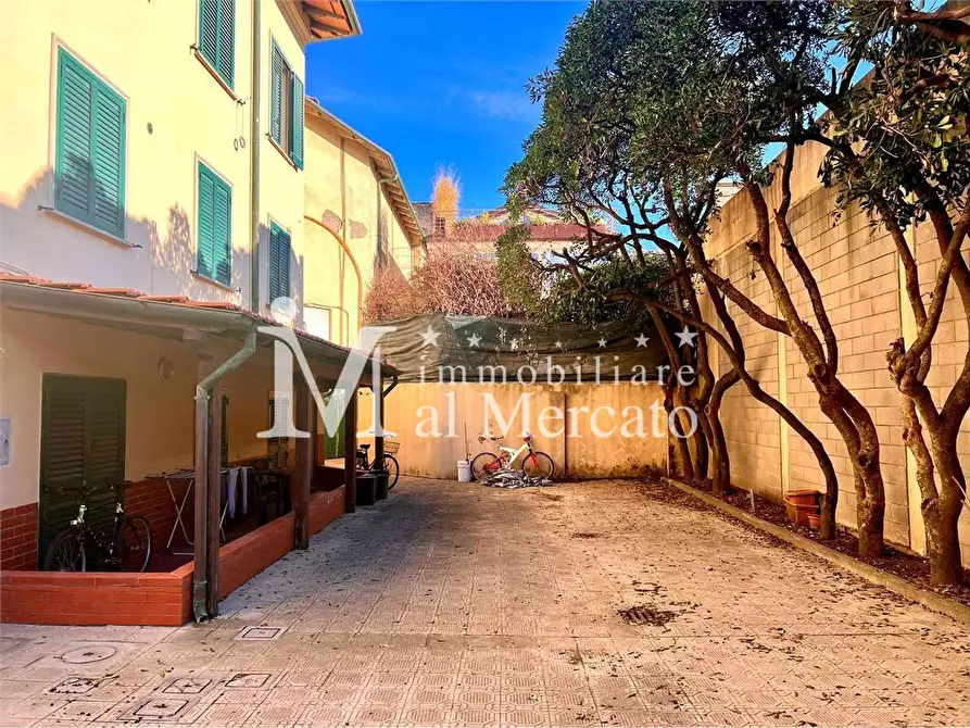 Immagine 45 di Appartamento in vendita  a Viareggio