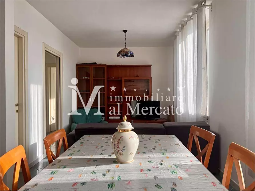 Immagine 3 di Appartamento in vendita  a Viareggio