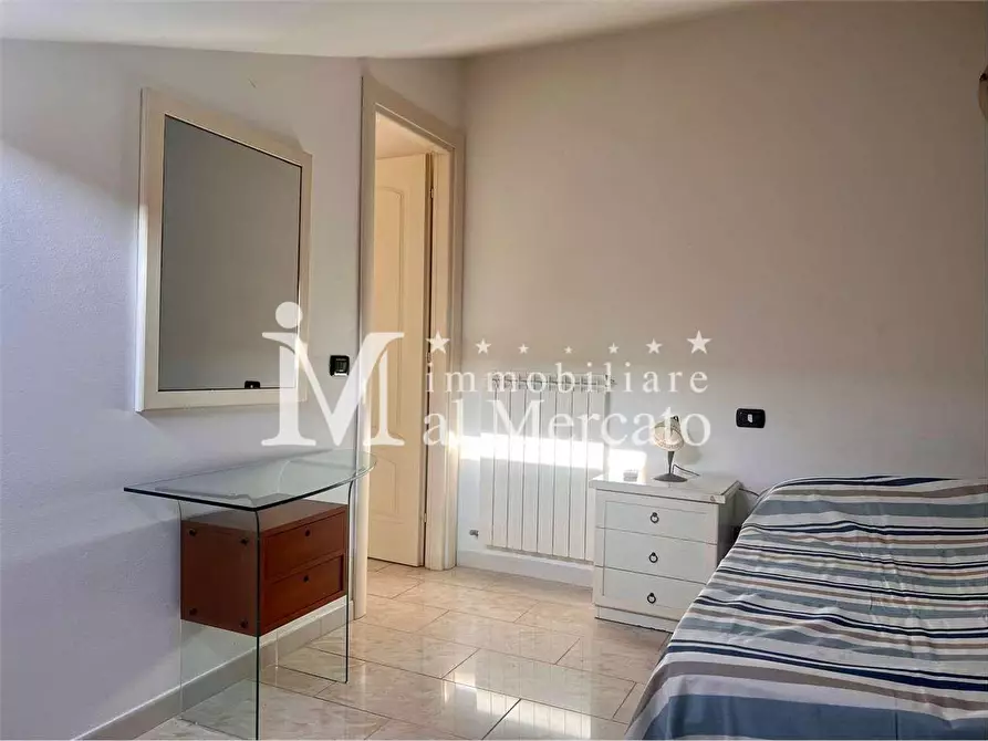 Immagine 21 di Appartamento in vendita  a Viareggio