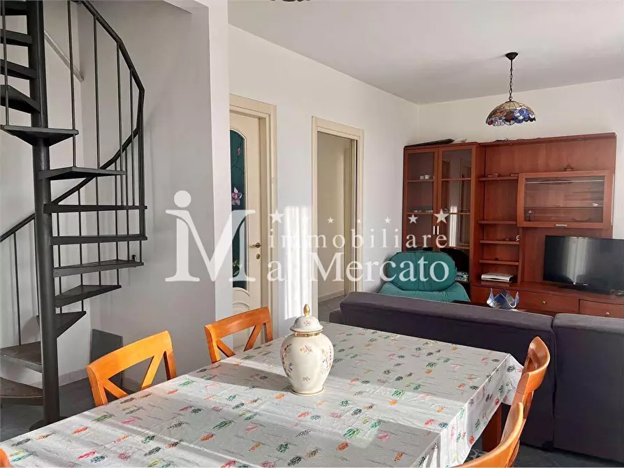 Immagine 8 di Appartamento in vendita  a Viareggio