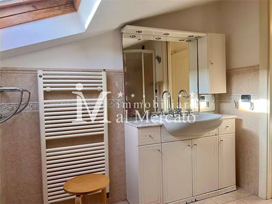 Immagine 30 di Appartamento in vendita  a Viareggio