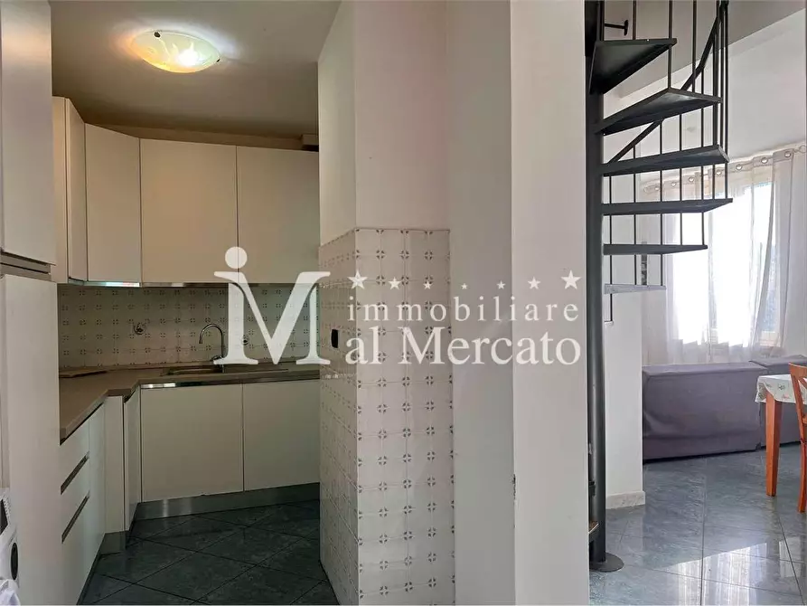 Immagine 11 di Appartamento in vendita  a Viareggio