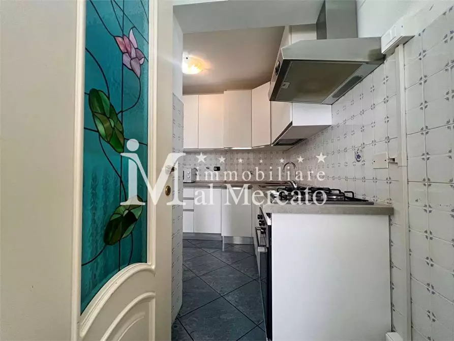 Immagine 14 di Appartamento in vendita  a Viareggio