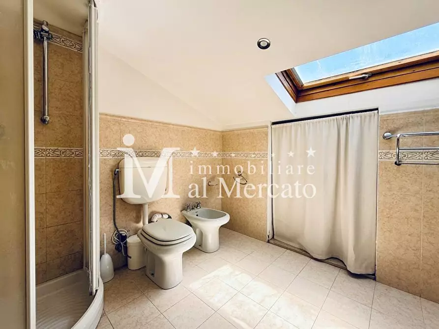 Immagine 29 di Appartamento in vendita  a Viareggio