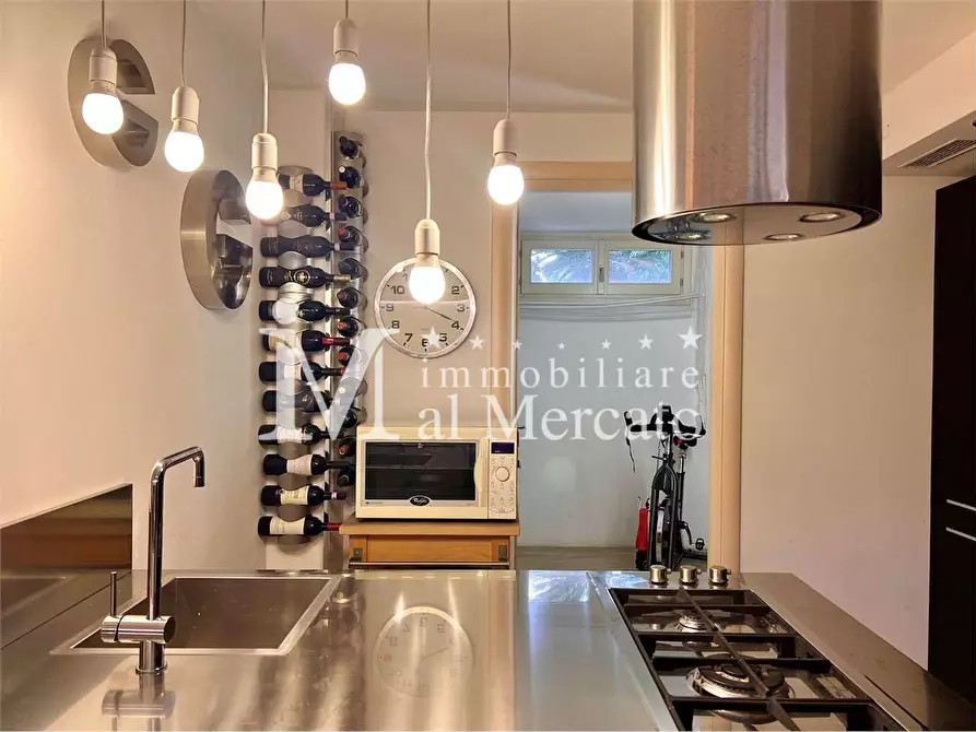 Immagine 66 di Villa in vendita  a Camaiore