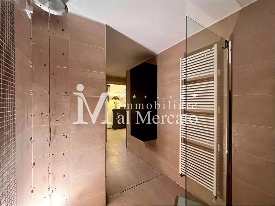 Immagine 61 di Villa in vendita  a Camaiore