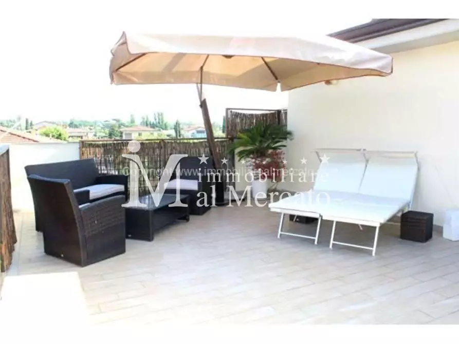 Immagine 13 di Villa in vendita  a Camaiore