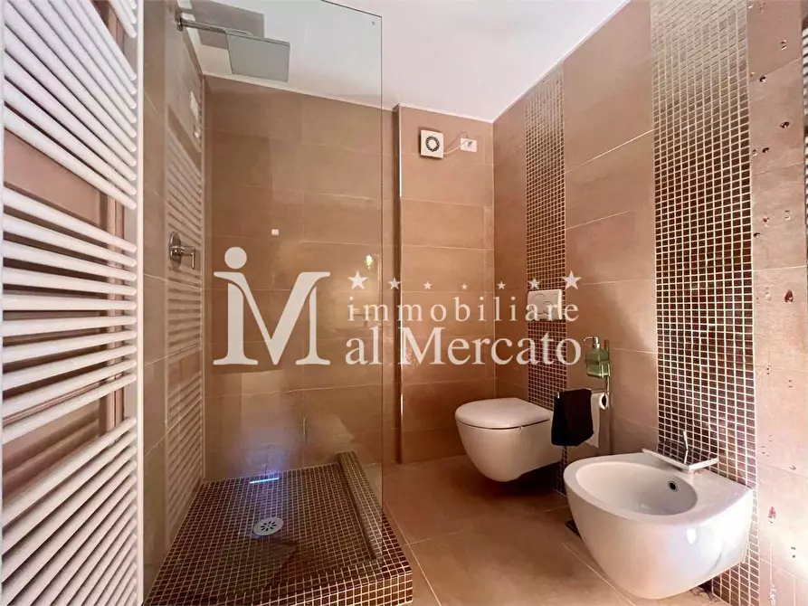 Immagine 60 di Villa in vendita  a Camaiore