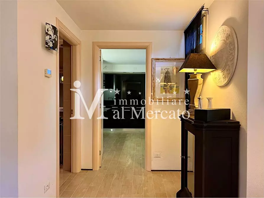 Immagine 58 di Villa in vendita  a Camaiore